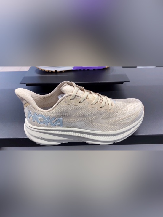 Hoka Men’s Cream/Beige Lightweight Running Shoe SIZE 10 NOX BOX!